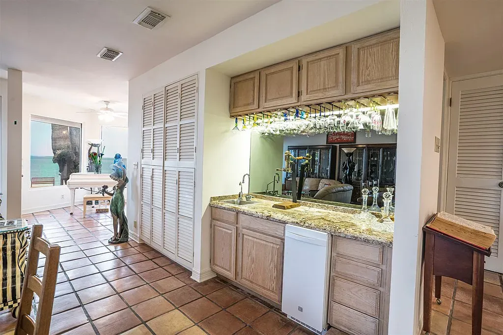 233a W Esperanza St, South Padre Island, Tx six
