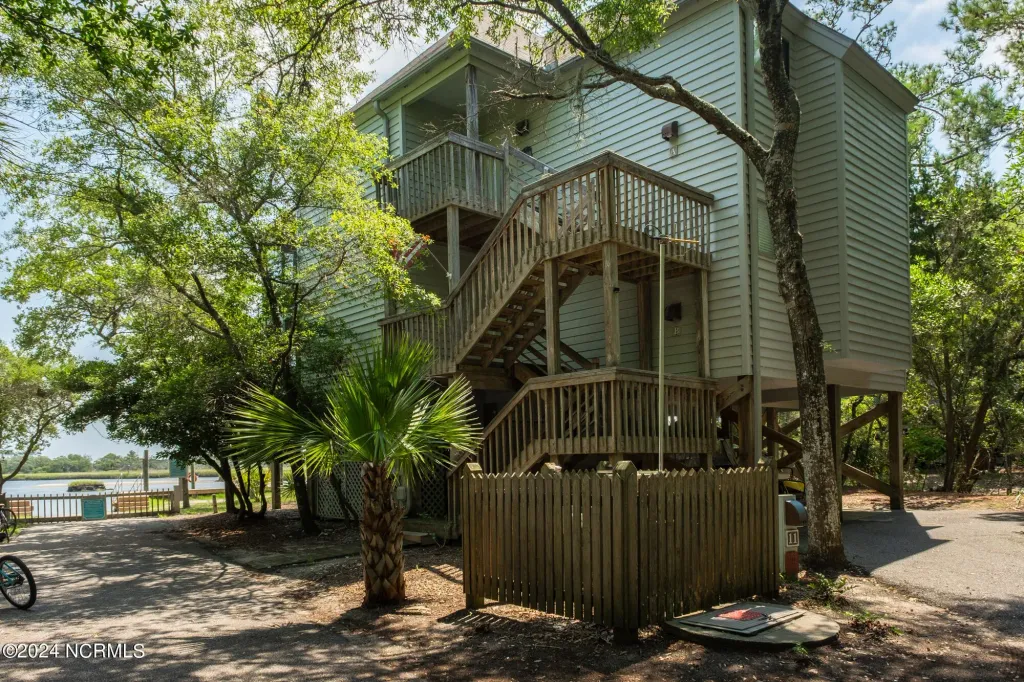Inspiration Home 219 N Bald Head Wynd, Unit 11B, Bald Head Island, NC 