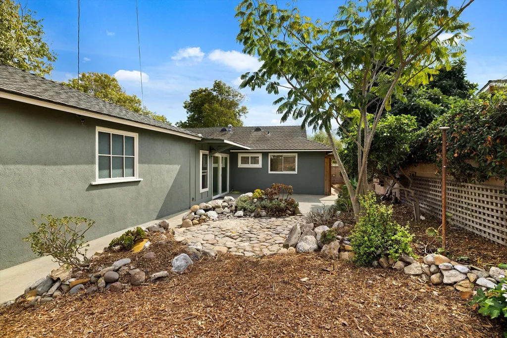 5688 Fiesta Dr, Carpinteria three