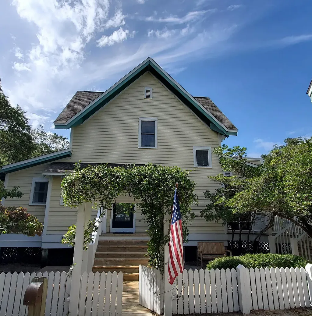 Inspiration Home 13 Dowitcher Trail, Bald Head Island, NC 28461 