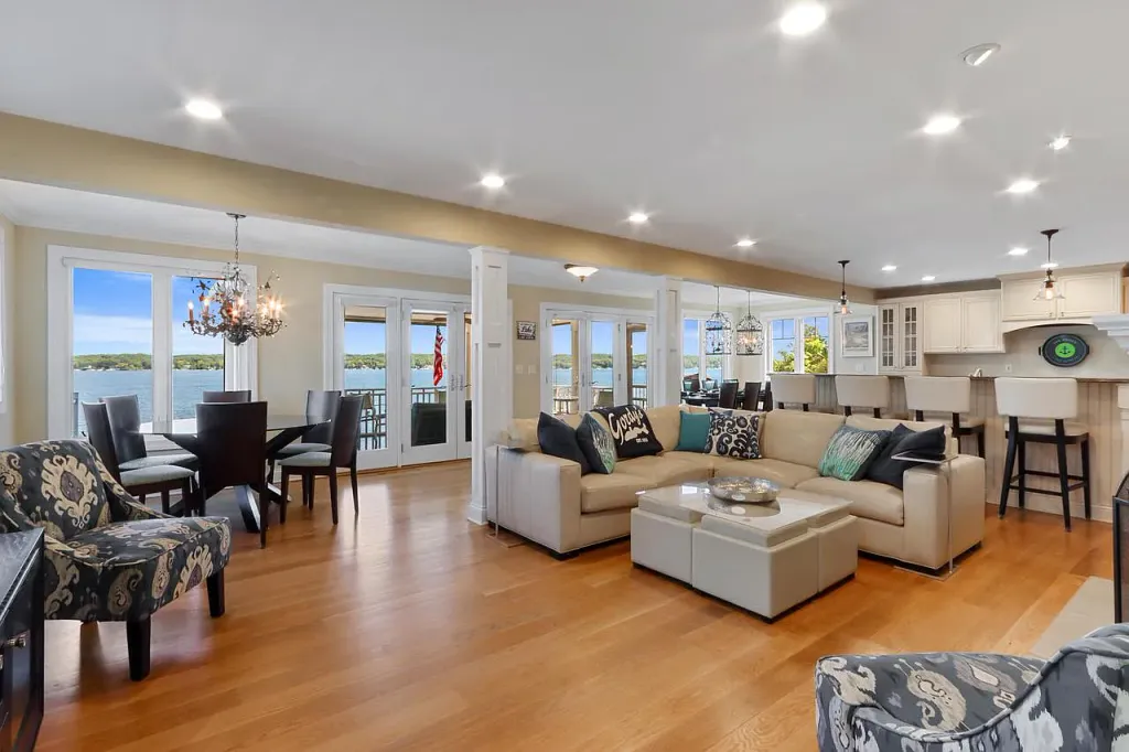 W4172 Lakeview Rd, Lake Geneva six