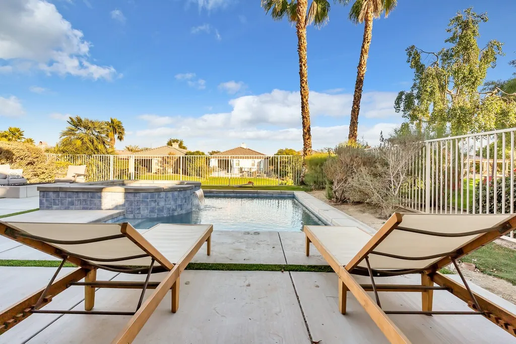 Inspiration Home 49826 Maclaine St 