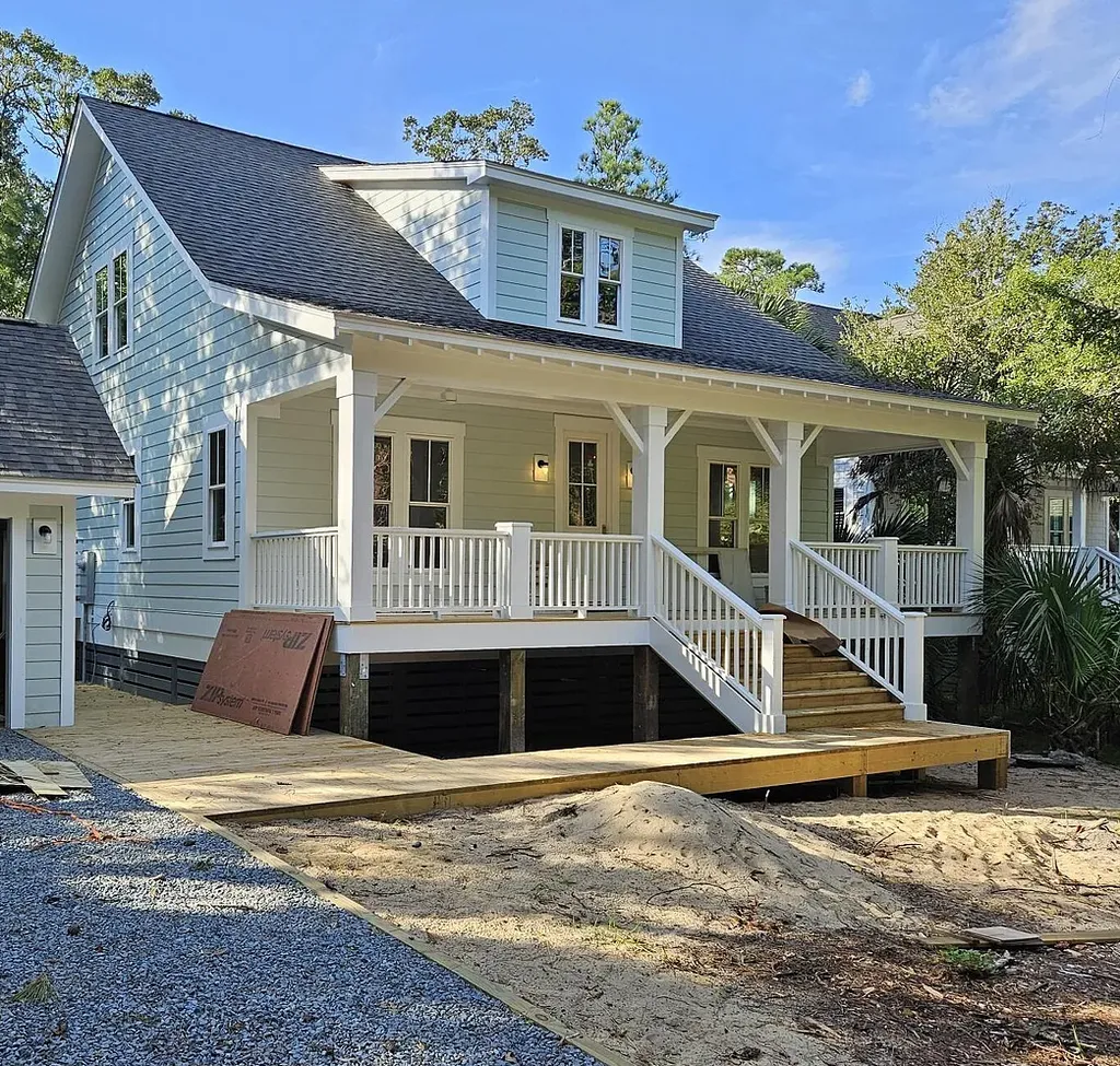 Inspiration Home 16 Fort Holmes Trail, Bald Head Island, NC 28461 